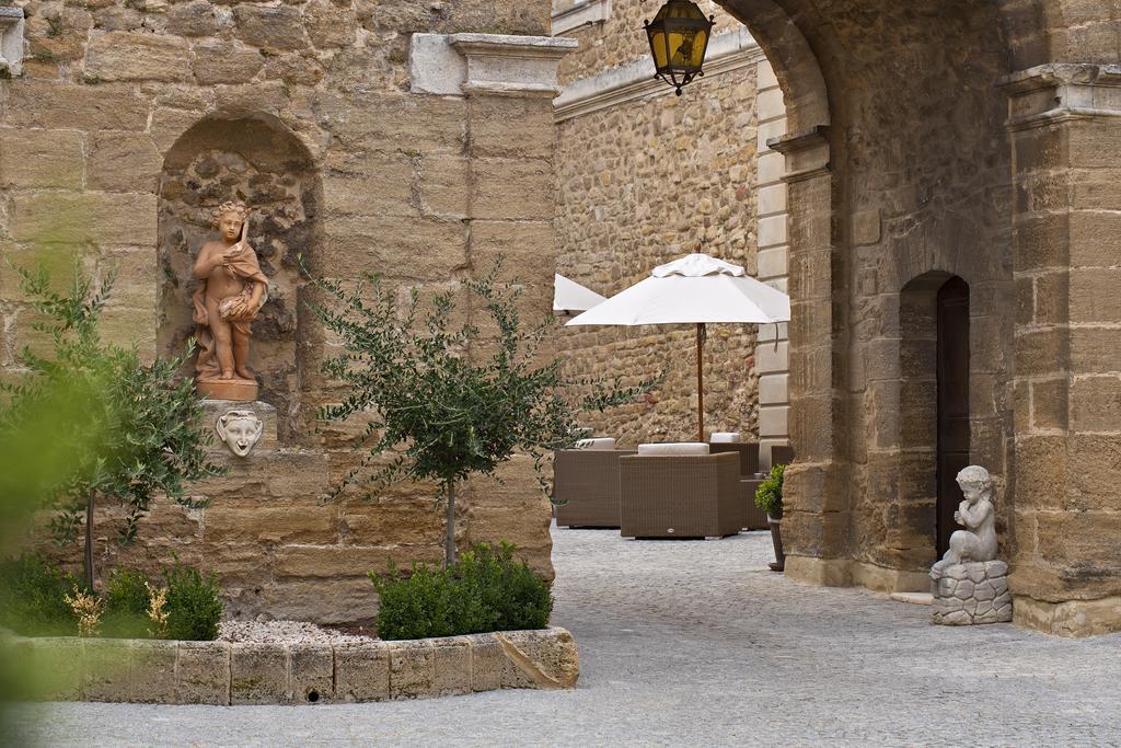 Chateau De Rochegude ภายนอก รูปภาพ